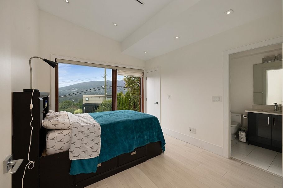 4716 Skyline Drive North Vancouver, BC - 27
