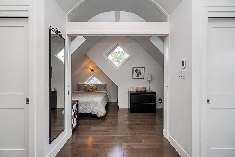 3328 W 7th Avenue Vancouver, BC - 24