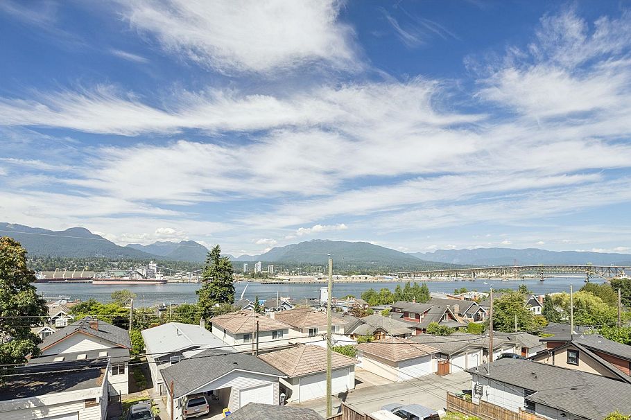 1 2815 Trinity Street Vancouver, BC - 19