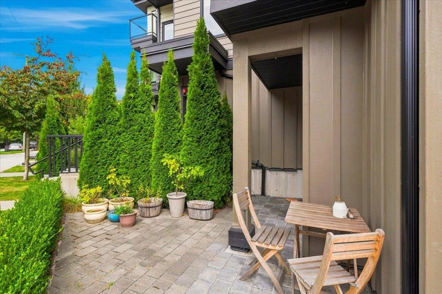 226 E 8th Street North Vancouver, BC - 23
