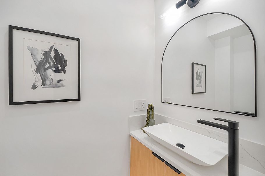 265 W 6th Street North Vancouver, BC - 11
