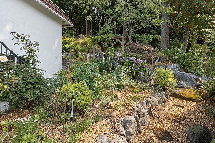 704 Maurelle Court North Vancouver, BC - 34