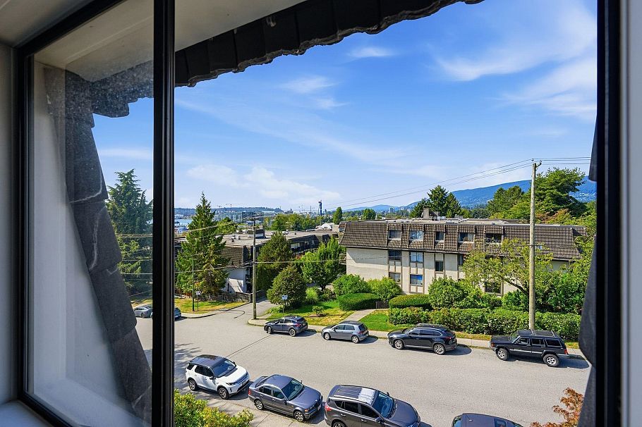 305 275 W 2nd Street North Vancouver, BC - 12