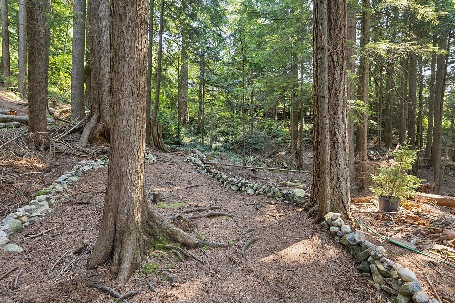 704 Maurelle Court North Vancouver, BC - 36