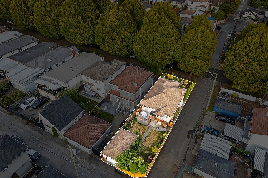 6459 Dumfries Street Vancouver, BC - 25