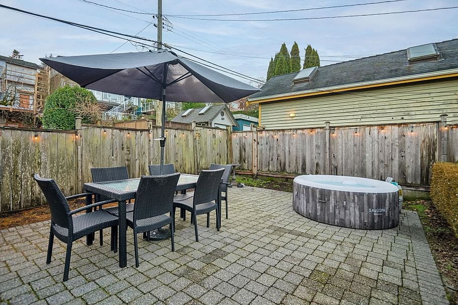 3814 W 11 Avenue Vancouver, BC - 27