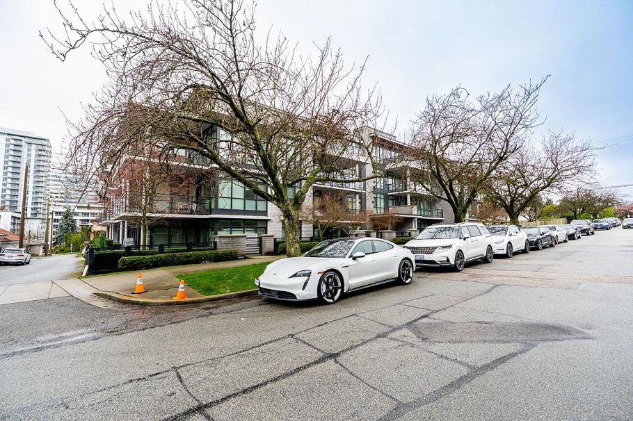 404 458 W 63rd Avenue Vancouver, BC - 36