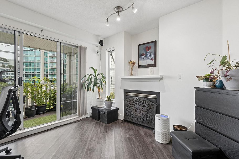 319 147 E 1st Street North Vancouver, BC - 7