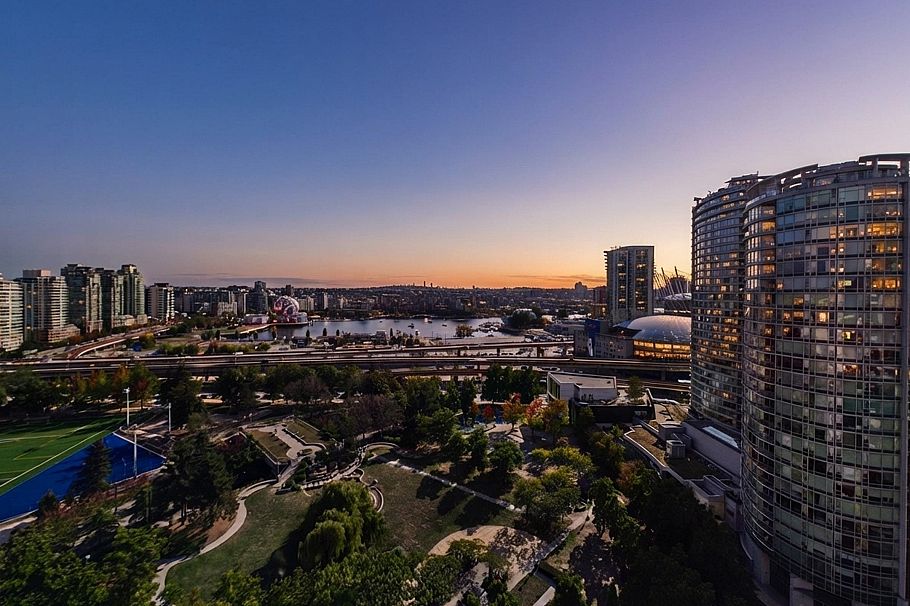 2208 550 Taylor Street Vancouver, BC - 1