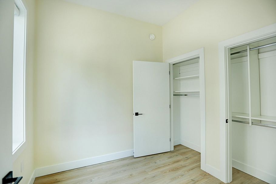 2026 E 32nd Avenue Vancouver, BC - 26