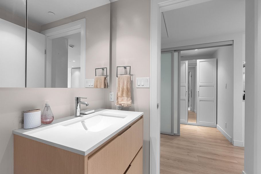 1902 1500 Fern Street North Vancouver, BC - 14