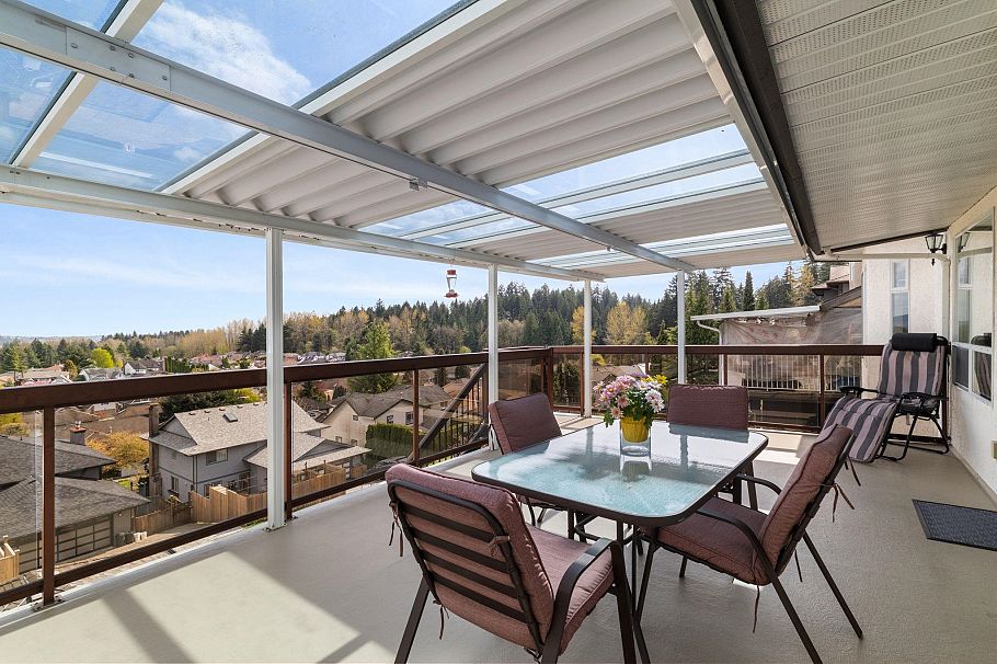 547 Tempe Crescent North Vancouver, BC - 16