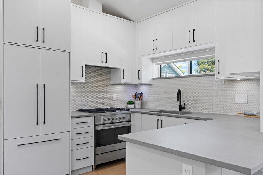 1313 E 20th Avenue Vancouver, BC - 4