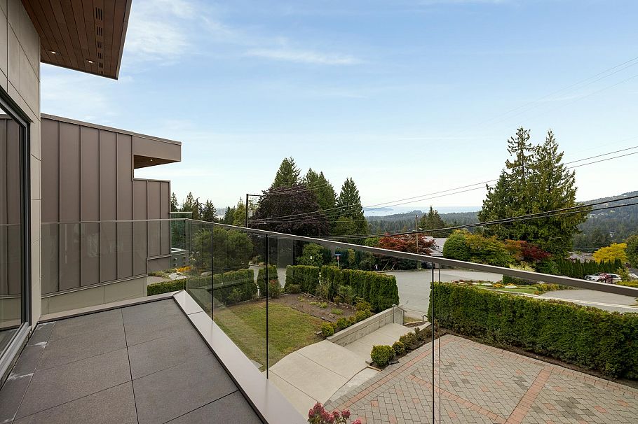 4716 Skyline Drive North Vancouver, BC - 30