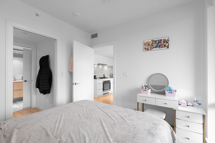 1902 1500 Fern Street North Vancouver, BC - 17