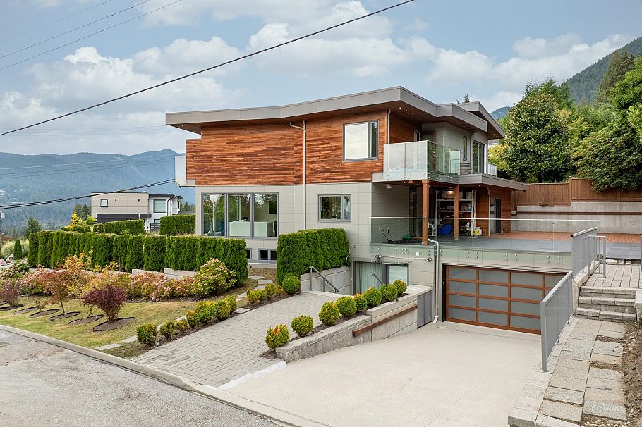 4716 Skyline Drive North Vancouver, BC - 36