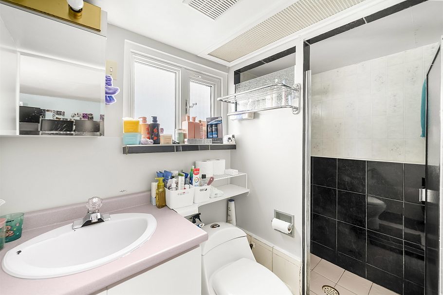 6777 Kerr Street Vancouver, BC - 13