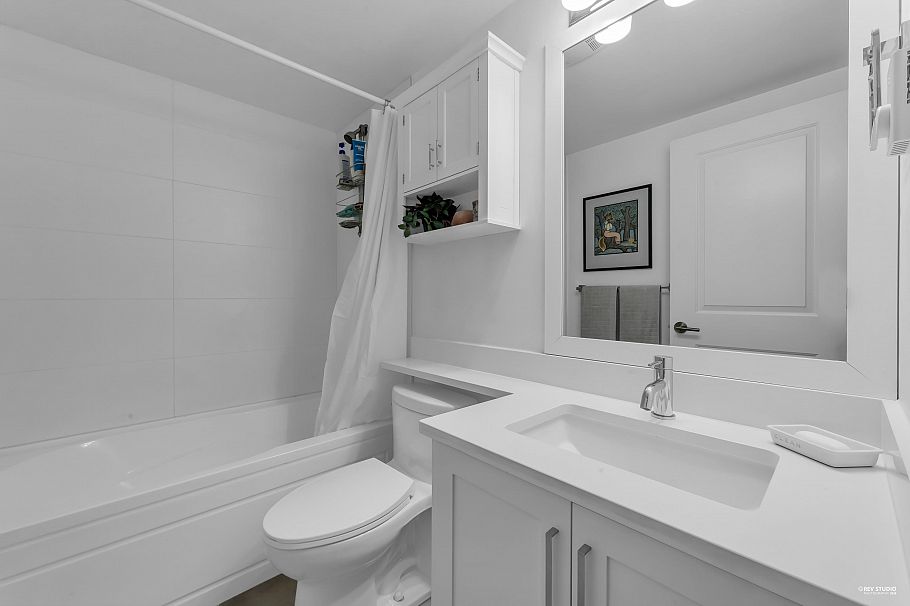5795 Wales Street Vancouver, BC - 26