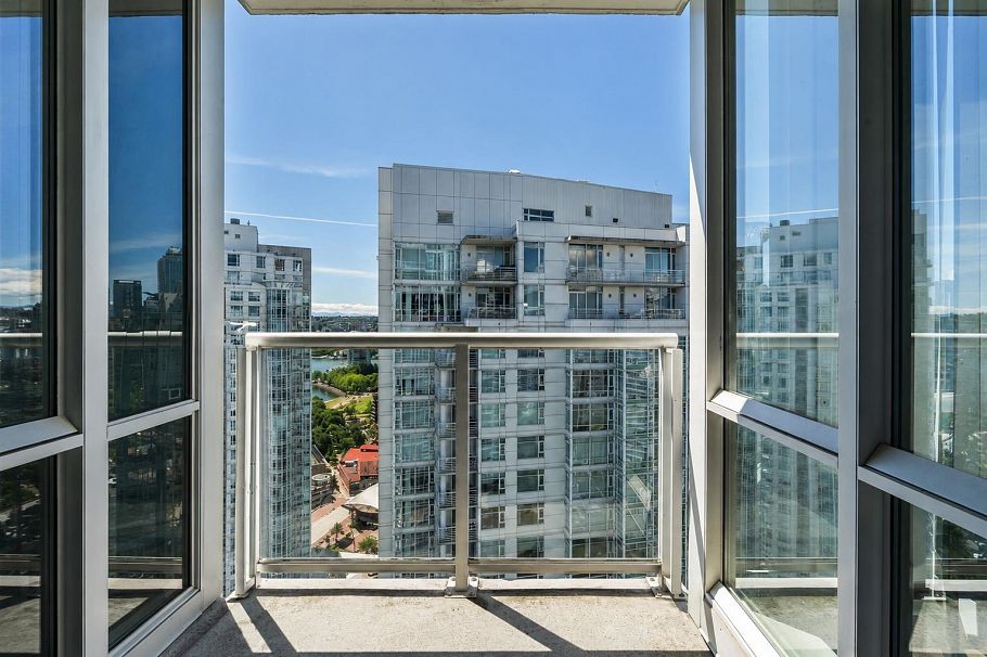 3302 193 Aquarius Mews Vancouver, BC - 14