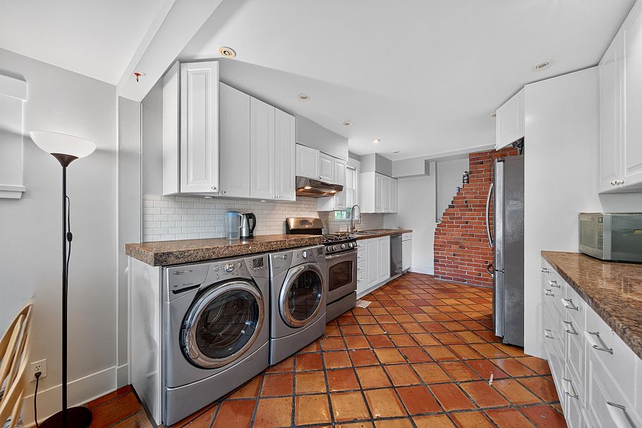 3519 W 14th Avenue Vancouver, BC - 15