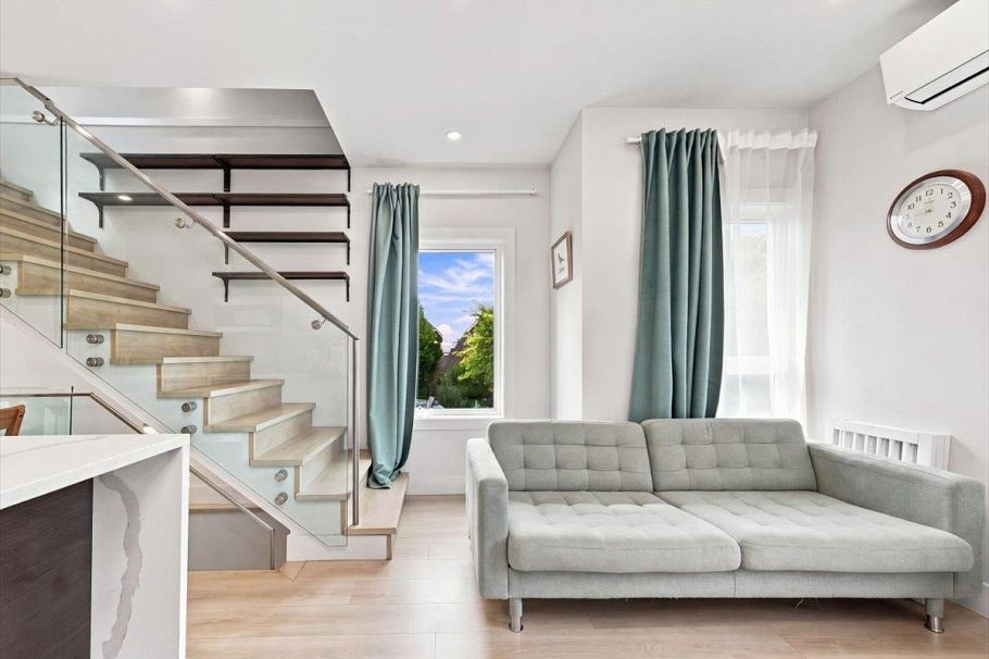226 E 8th Street North Vancouver, BC - 11