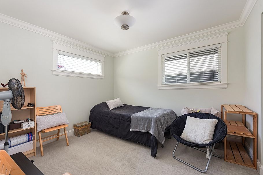 362 E 21st Street North Vancouver, BC - 25