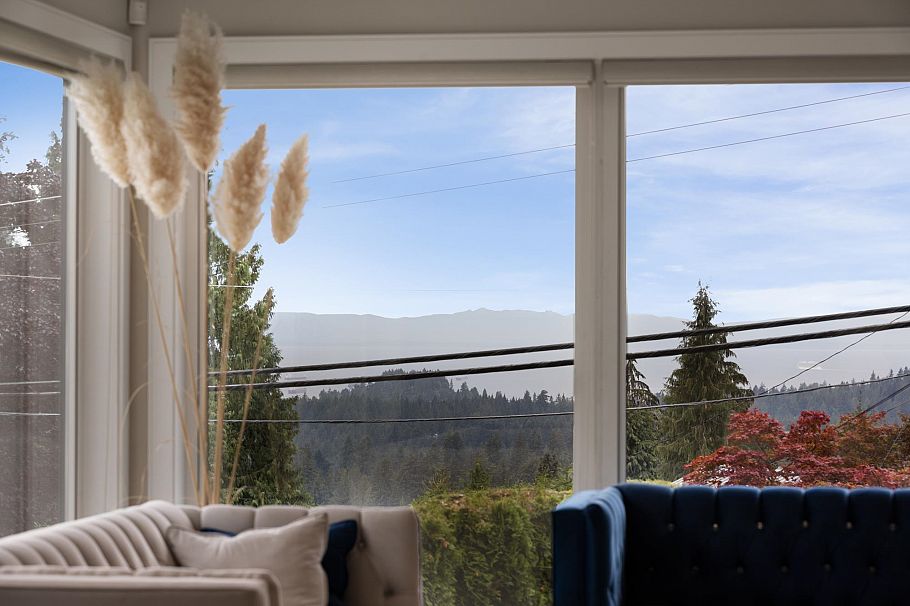 4716 Skyline Drive North Vancouver, BC - 8
