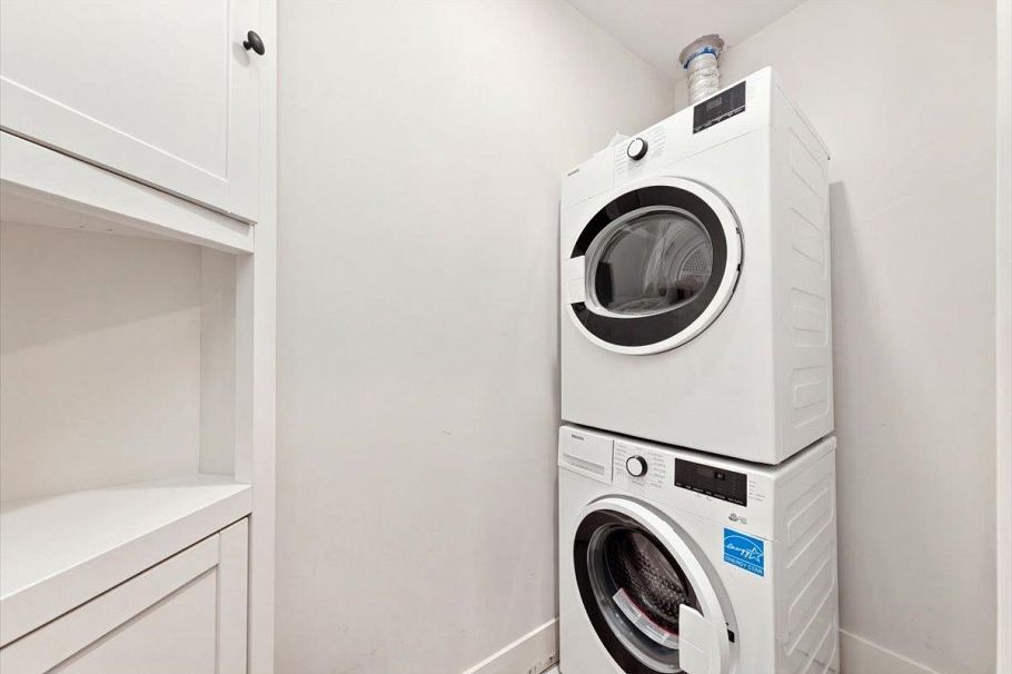 226 E 8th Street North Vancouver, BC - 21