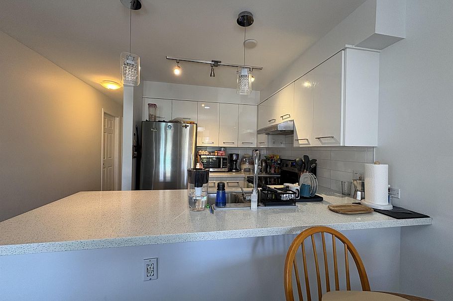 232 5555 Victoria Drive Vancouver, BC - 3