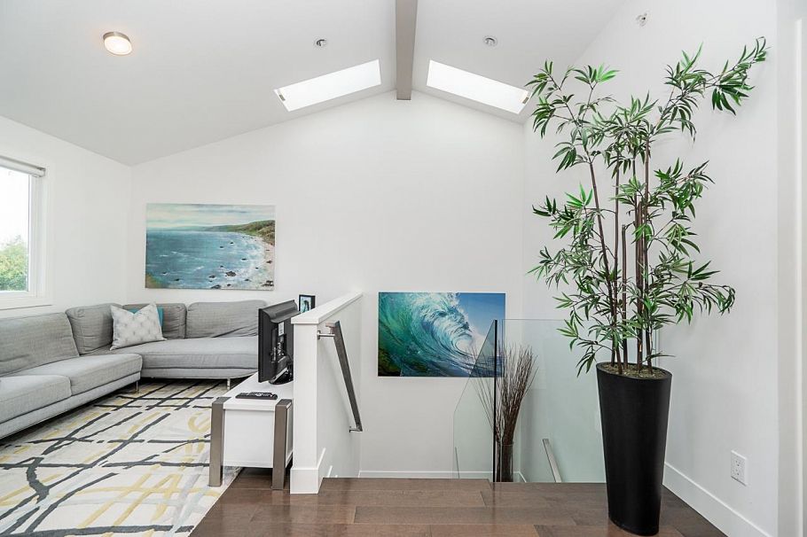 3328 W 7th Avenue Vancouver, BC - 25