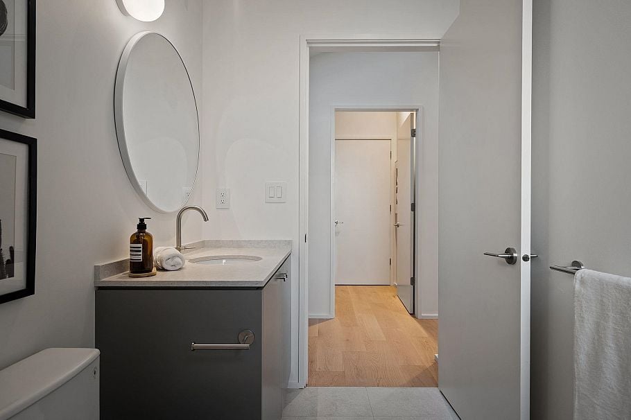 166 E 38th Avenue Vancouver, BC - 24