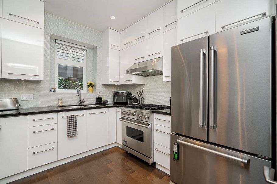 3328 W 7th Avenue Vancouver, BC - 11