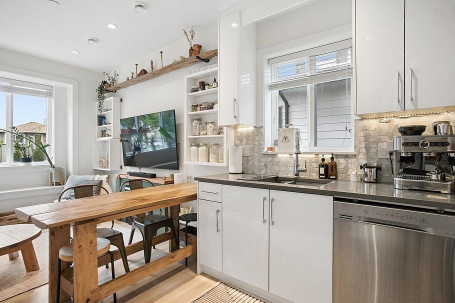 1604 E 36th Avenue Vancouver, BC - 11