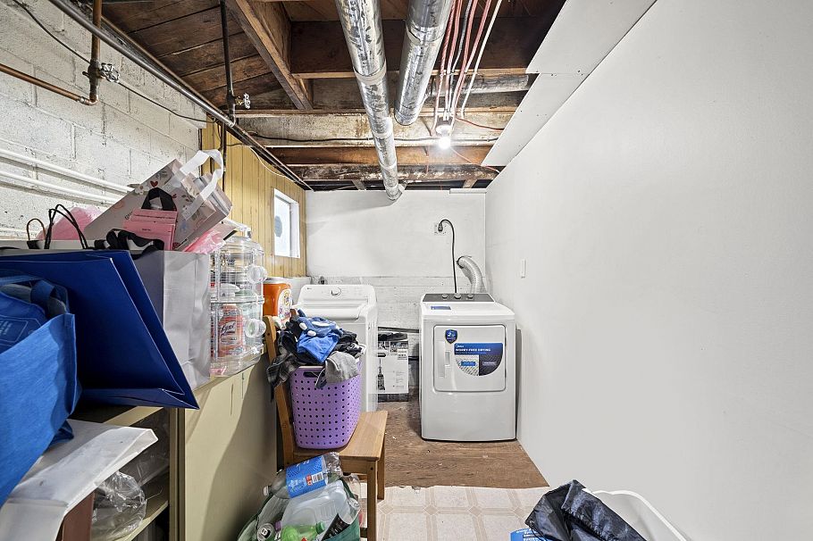 1534 W 71st Avenue Vancouver, BC - 31