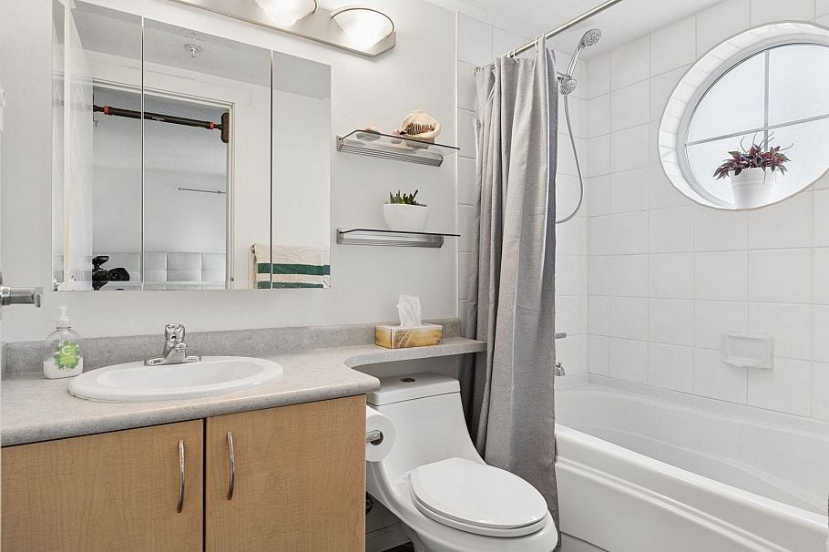 319 147 E 1st Street North Vancouver, BC - 28