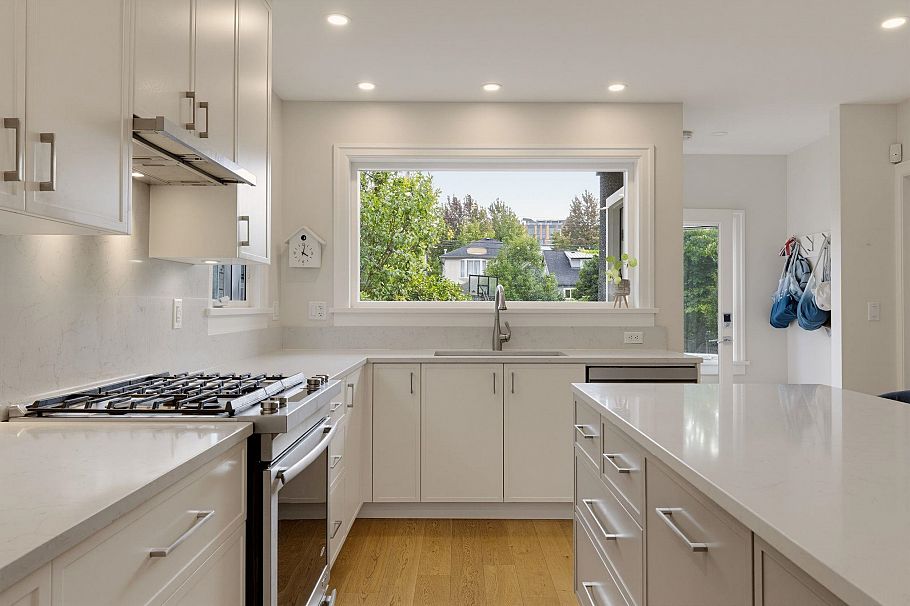 462 W 22nd Avenue Vancouver, BC - 15