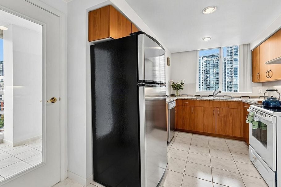 16D 139 Drake Street Vancouver, BC - 11