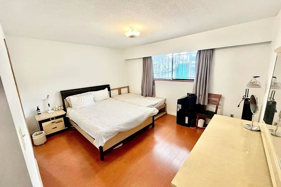 4568 Commercial Street Vancouver, BC - 13