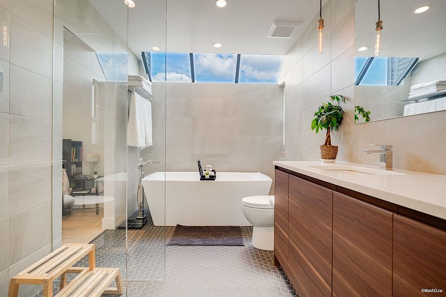 2022 Chesterfield Avenue North Vancouver, BC - 22