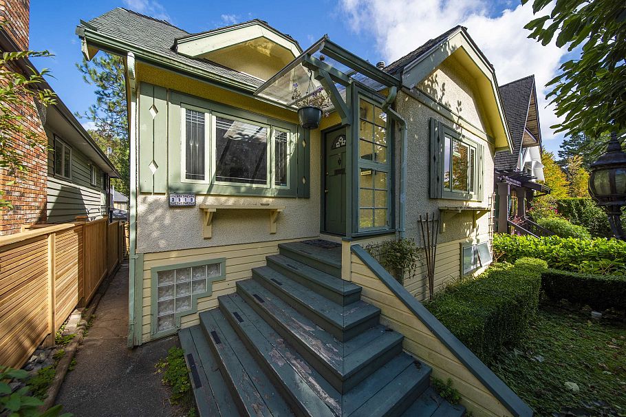 3519 W 14th Avenue Vancouver, BC - 3