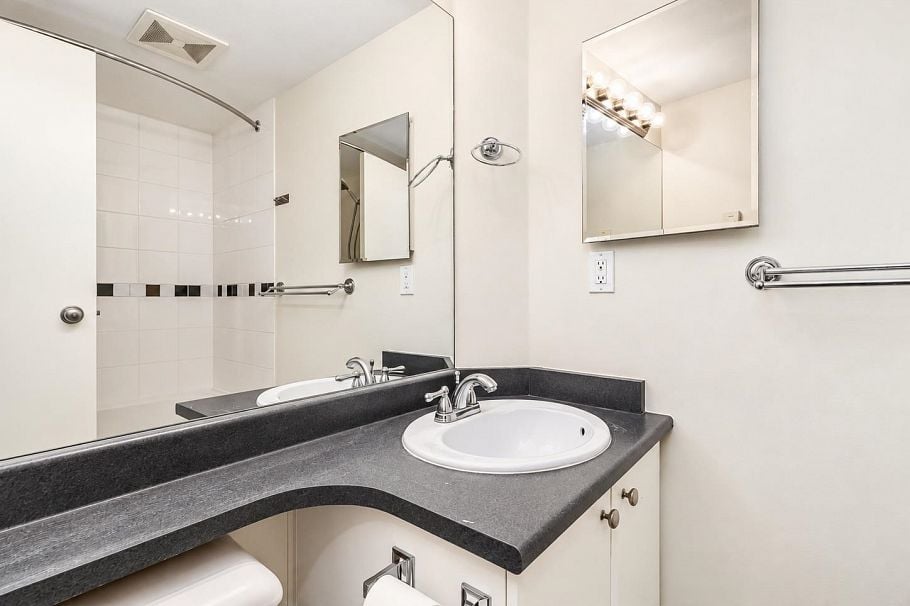 115 1111 Lynn Valley Road North Vancouver, BC - 15