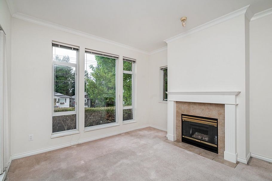207 678 W Queens Road North Vancouver, BC - 5