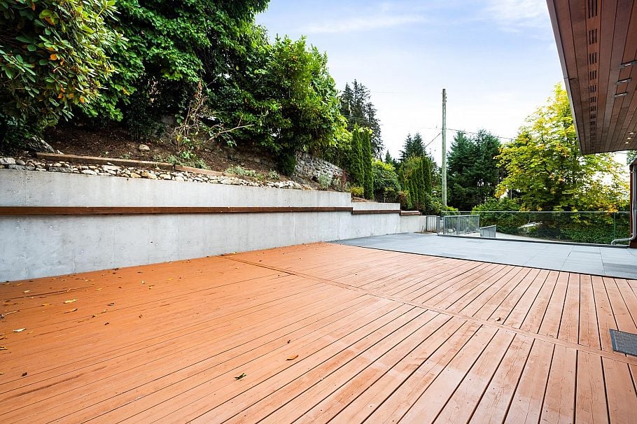 4716 Skyline Drive North Vancouver, BC - 34