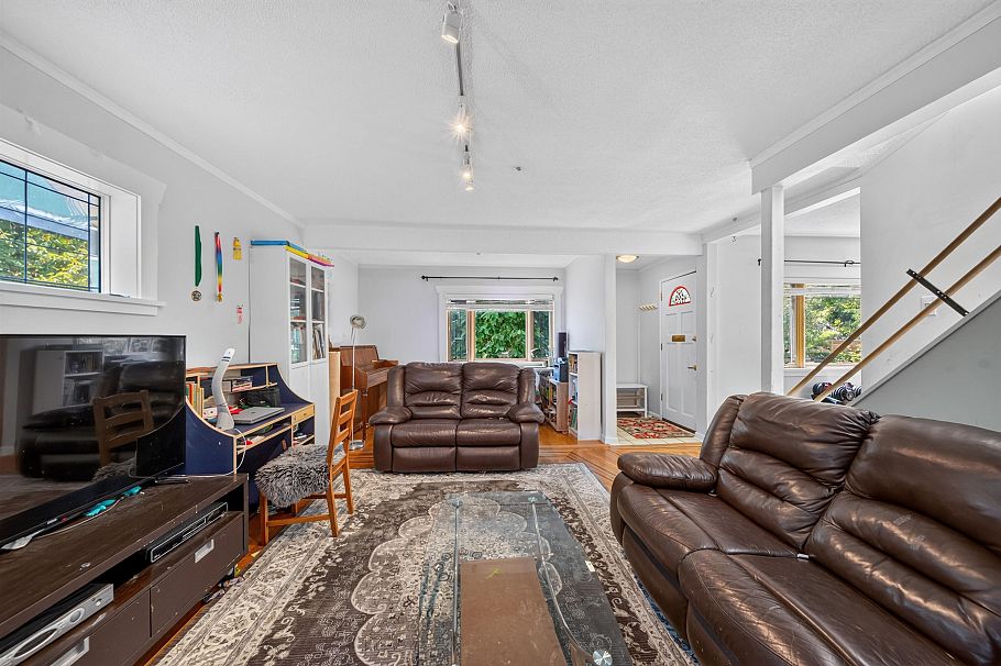 3519 W 14th Avenue Vancouver, BC - 10