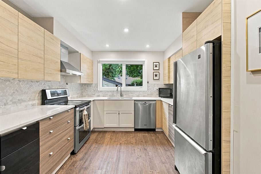 1063 Heritage Boulevard North Vancouver, BC - 7