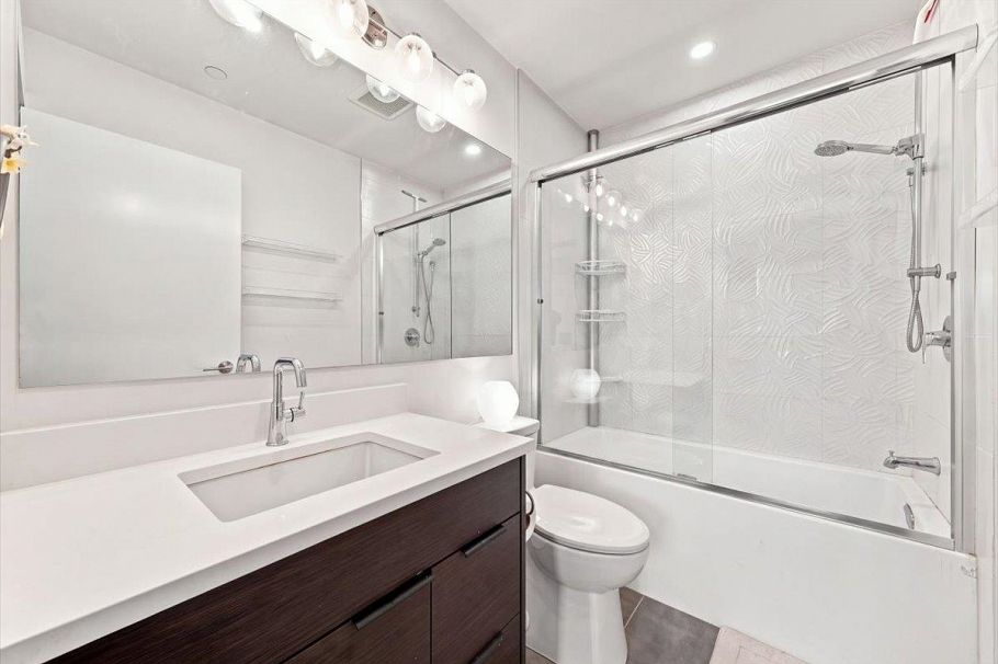 226 E 8th Street North Vancouver, BC - 15
