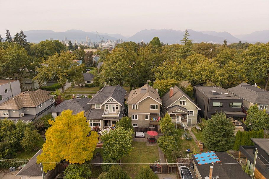 462 W 22nd Avenue Vancouver, BC - 4