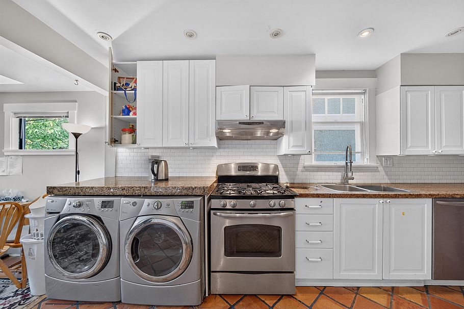 3519 W 14th Avenue Vancouver, BC - 13