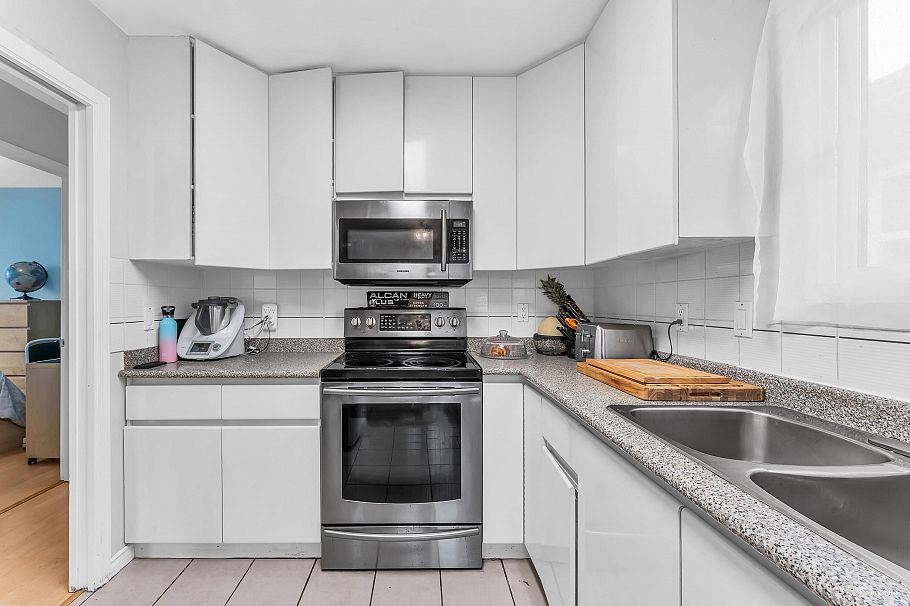2808 Horley Street Vancouver, BC - 16