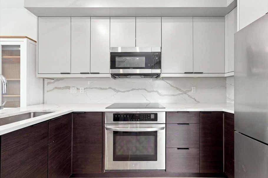 226 E 8th Street North Vancouver, BC - 6